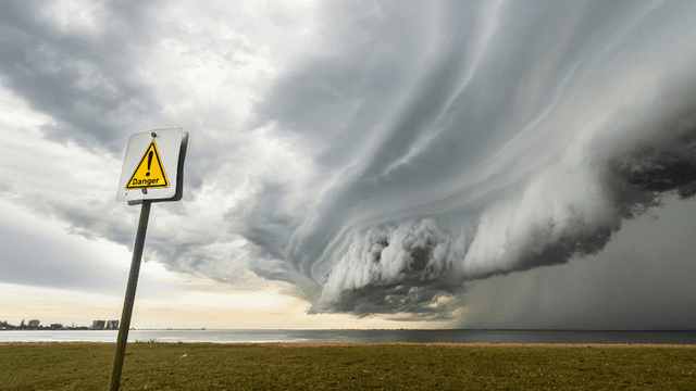 Major Tornado‑Threat Storm System Sweeps the U.S. Southeast