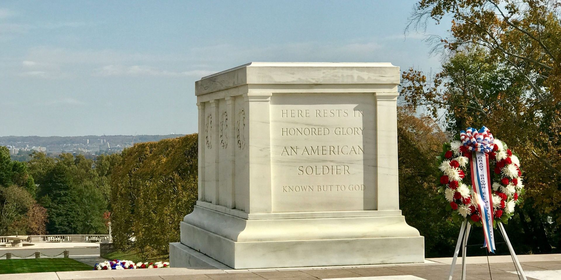 Trump Honors Fallen Soldiers, Unveils Plans for America’s 250th Birthday in Memorial Day Speech
