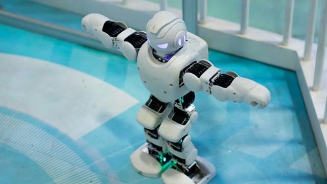 Edible Robot Walks Off 3D Printer