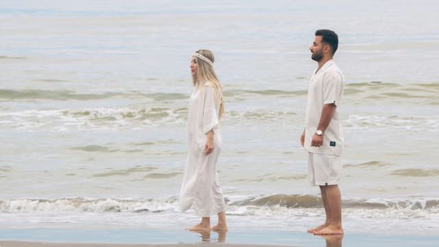 “Bachelor in Paradise” Returns with a Golden Twist
