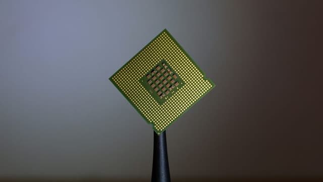 Google’s Willow Chip Achieves First Verifiable Quantum Advantage