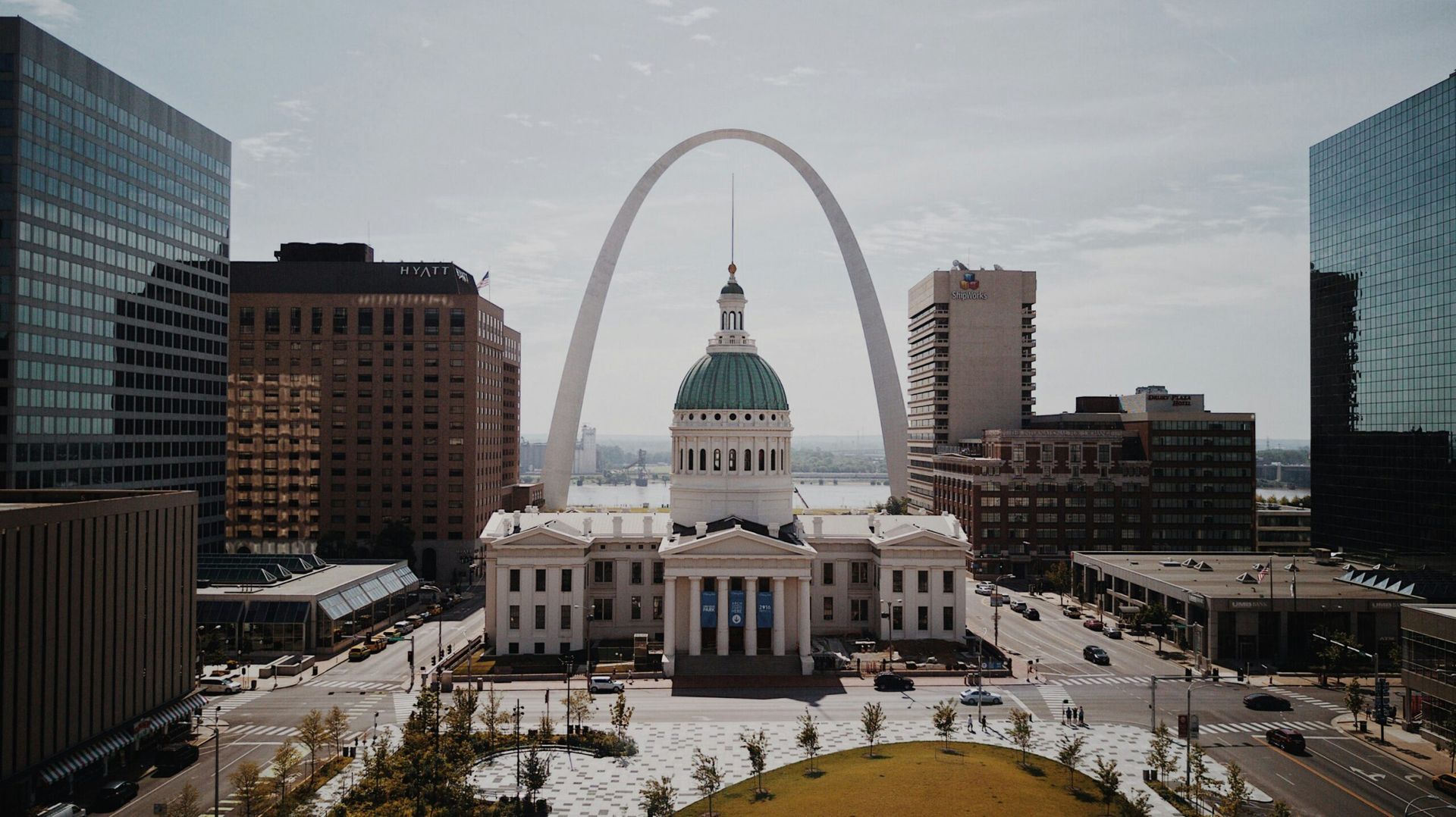 Cara Spencer Wins Historic Mayoral Election in St. Louis
