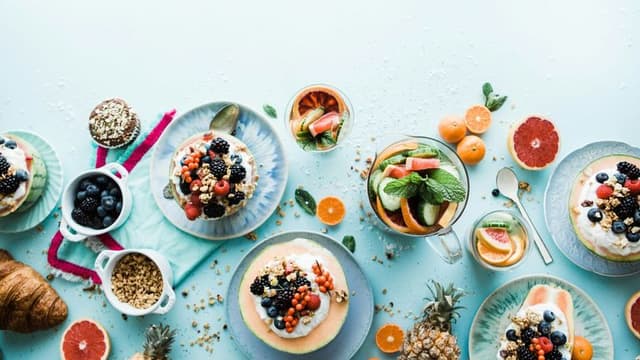 Mindful Eating in 2025: The Powerful Connection Between Nutrition and Mental Health