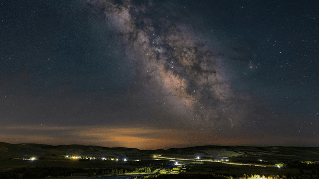 Meteor Over Ohio and Unseasonal Western Heat Wave Mark March 18, 2026