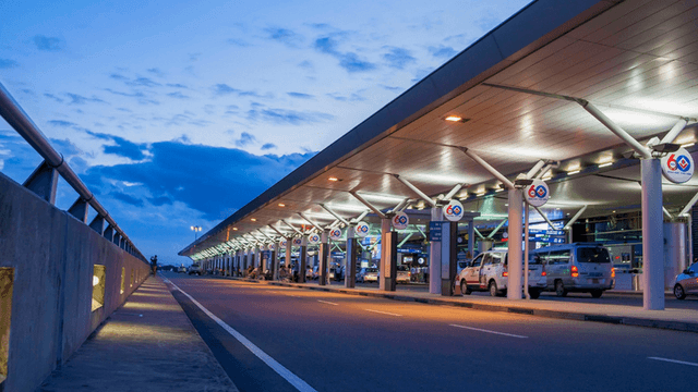 Major Aviation Incident Shuts Down New York’s LaGuardia Airport