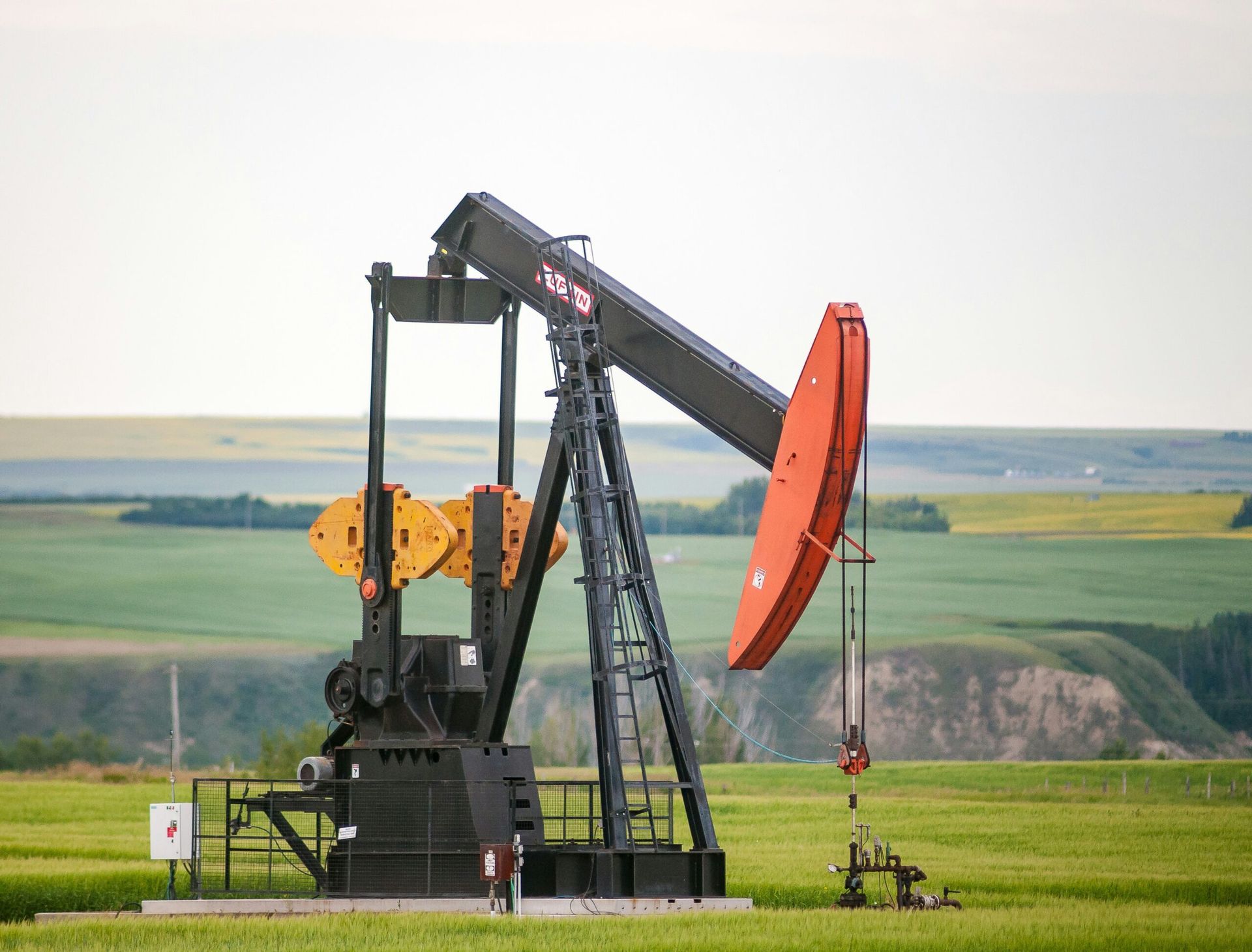 Global Oil Prices Surge Amid Middle East Tensions