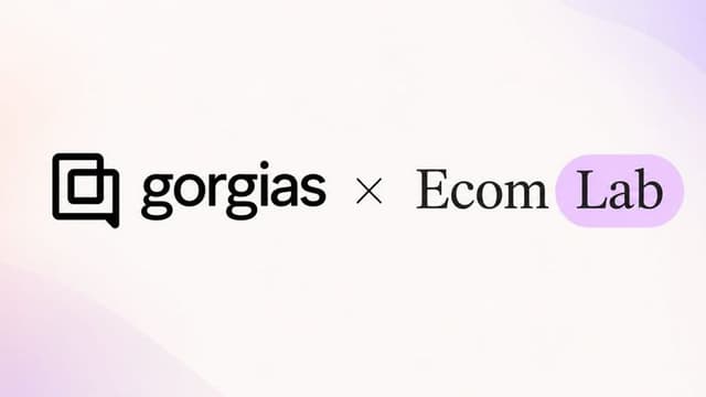 Gorgias and Ecom Lab partnership logo on soft pastel gradient background.