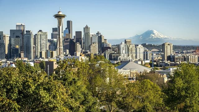 Seattle City Council Unanimously Passes Comprehensive Police Reform Package