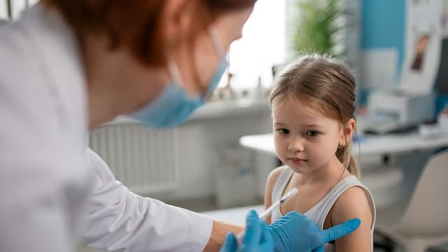 U.S. Health Officials Consider Shifts to Childhood Vaccine Guidance