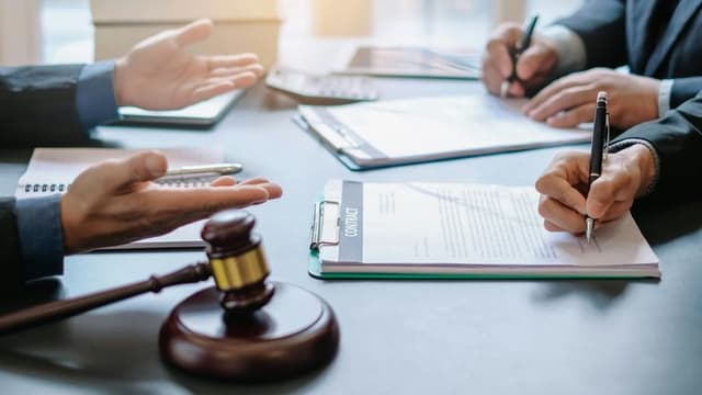 Lawmakers Grapple With Rising Health Care Premiums in Federal Debate