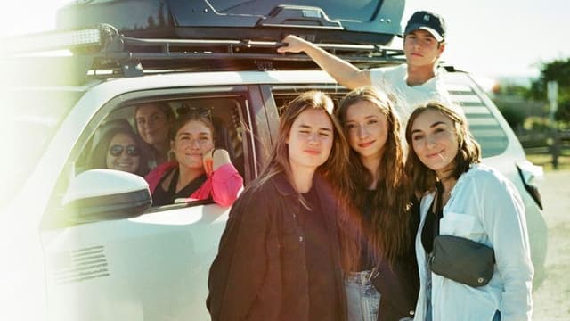 Summer Travel Boom: Americans Embrace Road Trips and Domestic Vacations in 2025
