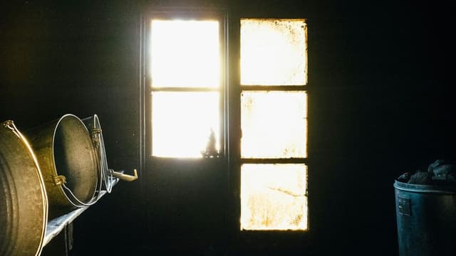 Sabrina Carpenter Announces New Single “Manchild” Set to Drop This Summer