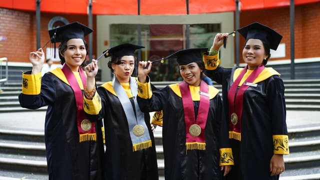 Graduation Rates Hit Record High as U.S. Universities Champion Inclusion