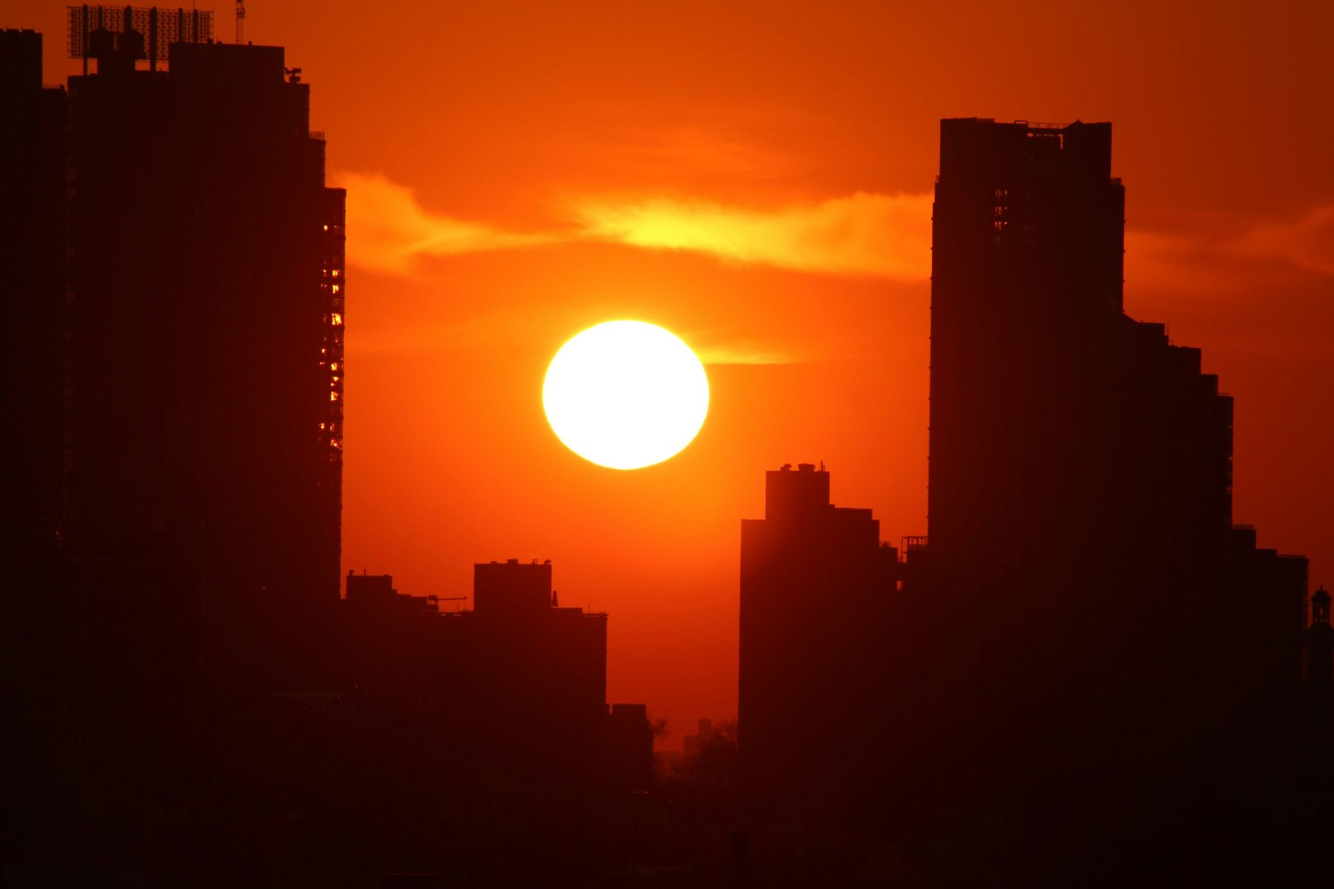 Global Heatwaves: A Wake-Up Call for U.S. Climate Policy