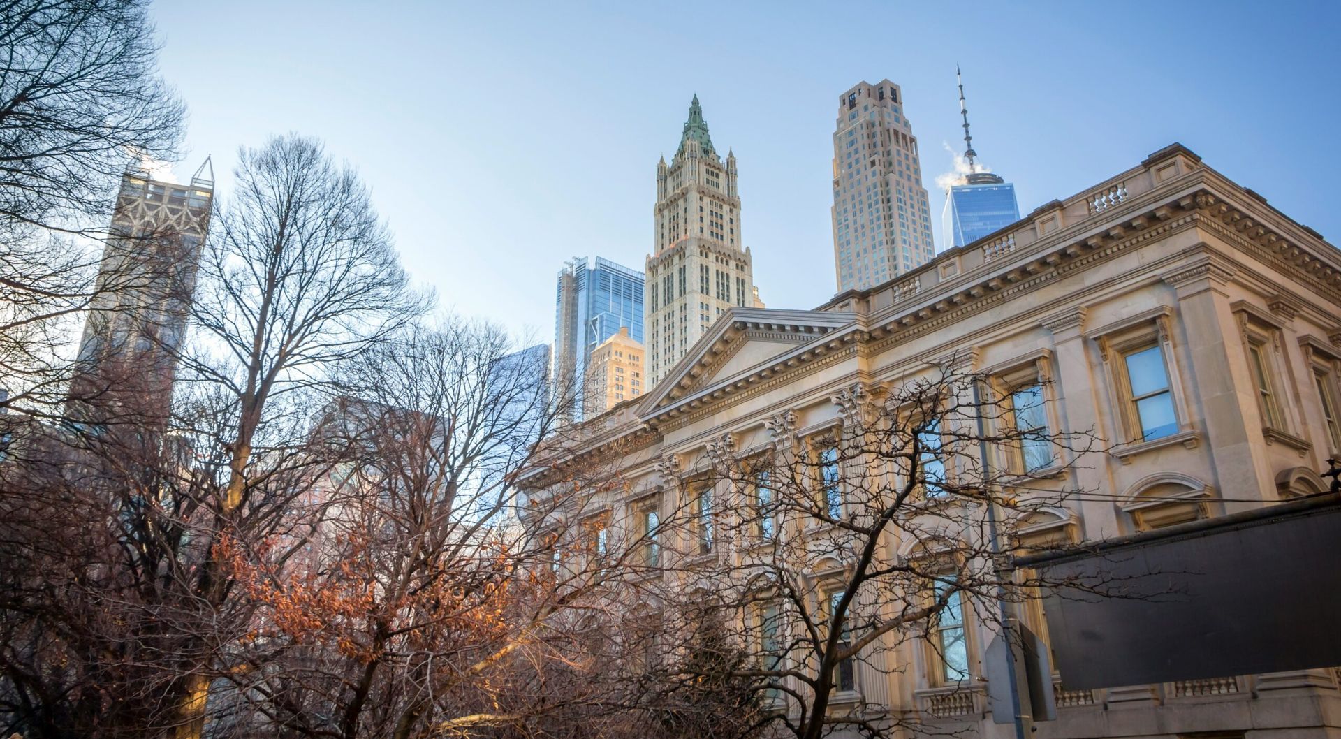 New York Governor Pushes for Enhanced Oversight of Mayor Adams Amid Corruption Probe