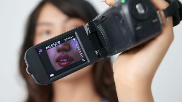 Sony Launches Alpha 10: A Mirrorless Camera with AI-Driven Autofocus and 8K Video Recording
