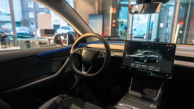 Tesla Unveils the Cybertruck 2.0 – Now with Fully Autonomous Driving