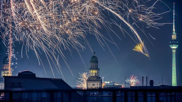 U.S. Cities Celebrate Independence Day with Spectacular Fireworks and Live Performances