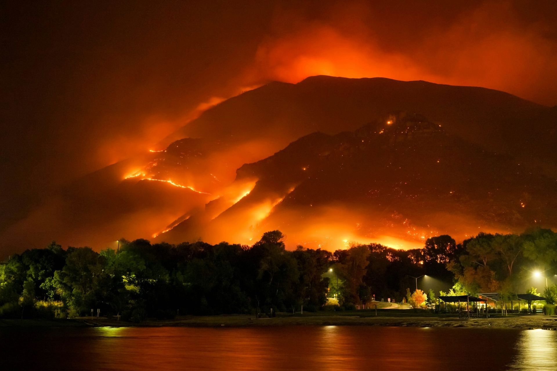 Beyoncé Postpones Major Announcement Amid Los Angeles Wildfires