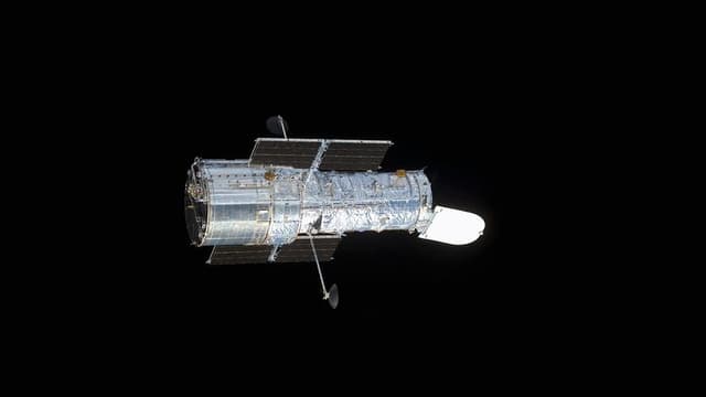 NASA’s Artemis II Mission Successfully Launches, Marking the Return of Crewed Space Exploration to the Moon