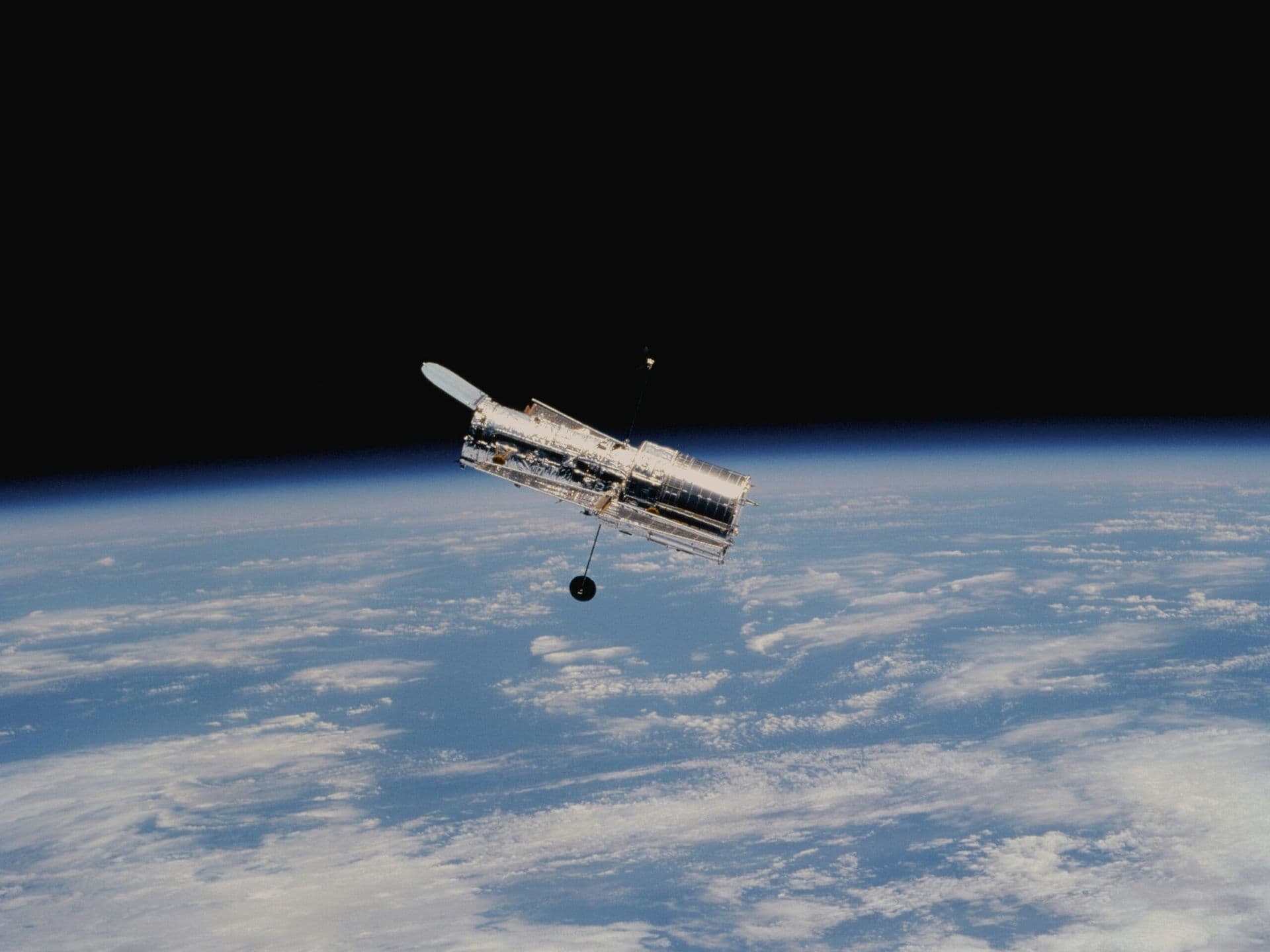 First Crewed Spaceflight to Enter Polar Retrograde Orbit