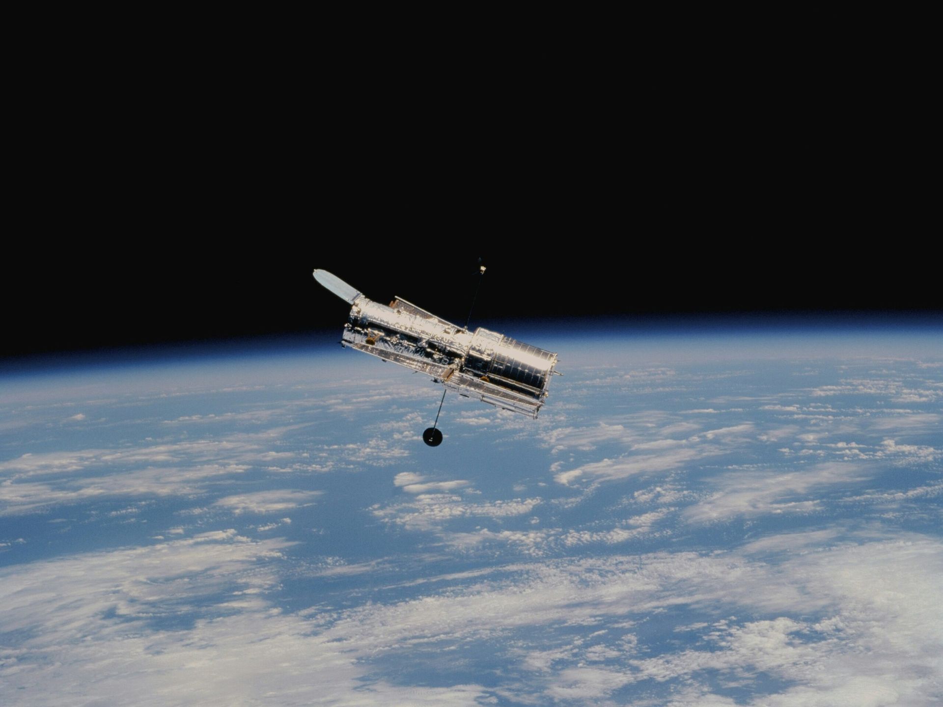 First Crewed Spaceflight to Enter Polar Retrograde Orbit