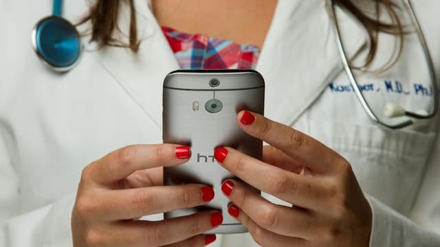 Smartphone Sensors Show Promise in Detecting Mental Health Risks