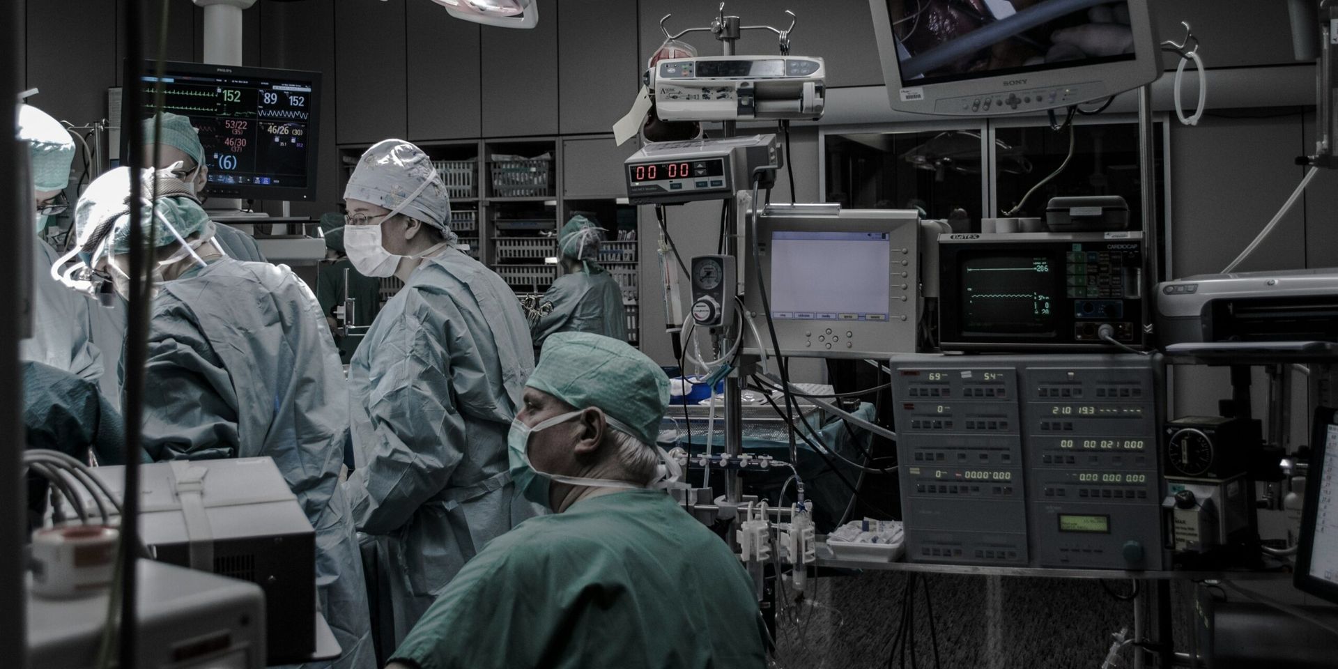 MedTech Stocks Slip as U.S. Launches Import Probe into Medical Devices