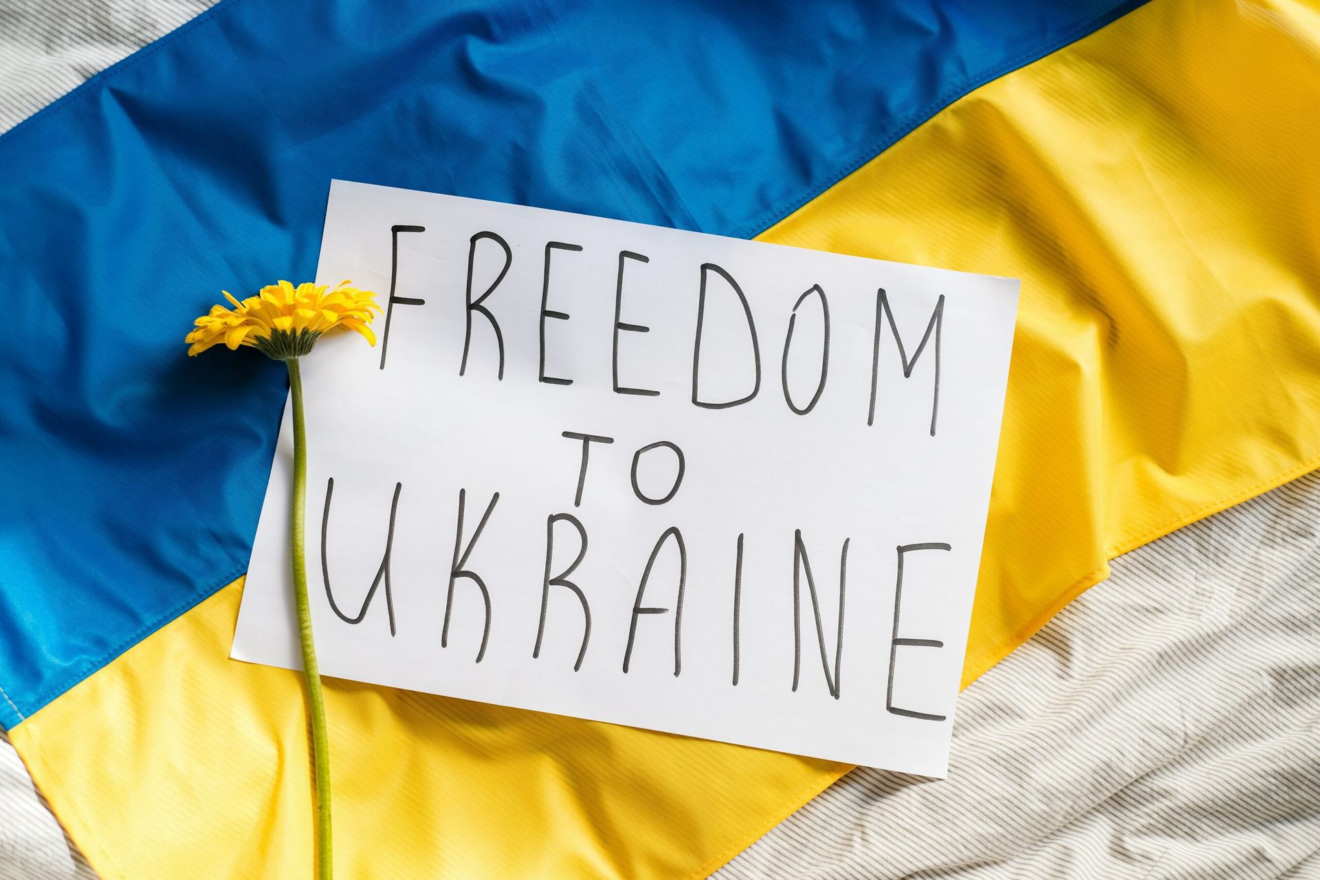 Ukraine Conflict Escalates, U.S. Military Aid Soars Amid Russian Advances