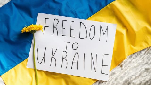 Ukraine Conflict Escalates, U.S. Military Aid Soars Amid Russian Advances