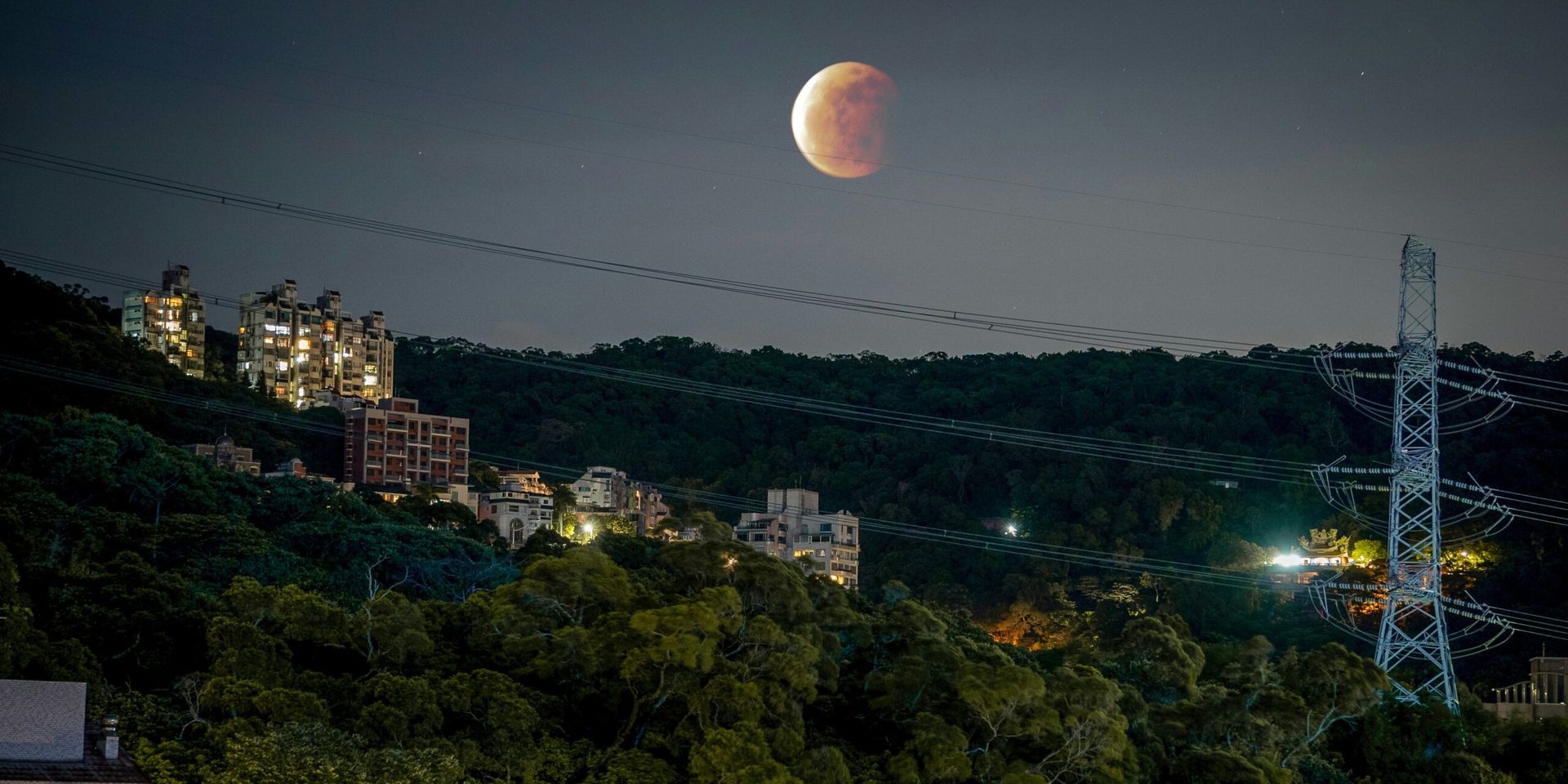 NASA’s Harvest Supermoon Lights Up the Sky Across the U.S.