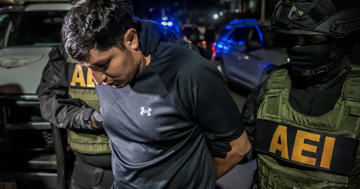 California fugitive captured after weeklong hunt for elite police leader's